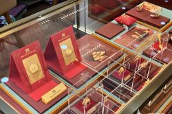 Giá bạc hôm nay 17/07: BTMC giữ 2.161.000 đồng/lượng cuối tuần — Kim Ngân Phúc rẻ hơn 305.000 đồng, DXY trượt 100,5 hỗ trợ XAG/USD vùng 57 USD