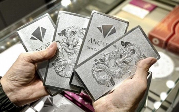 Giá bạc hôm nay 14/03: BTMC và Phú Quý đồng giá 3.220.000 đồng/lượng, XAG/USD chật vật quanh 82 USD khi đồng bạc xanh áp đảo