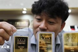 Giá vàng tối 10/08: XAU/USD bám chắc 4.376 USD trong phiên London-New York — Chênh lệch nội ngoại 1,2 triệu kỷ lục, xăng tăng giá mai là cú hích cho SJC thứ Ba