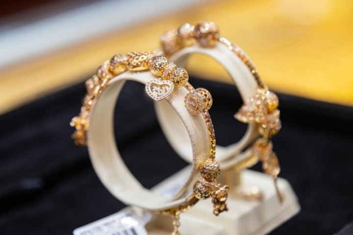 Vàng thế giới tối 14/03: XAU/USD kiên trì vùng 4.958 USD khi dầu WTI vọt +4,16% — nghịch lý hàng hóa và kịch bản kỹ thuật trước Fed 18/03