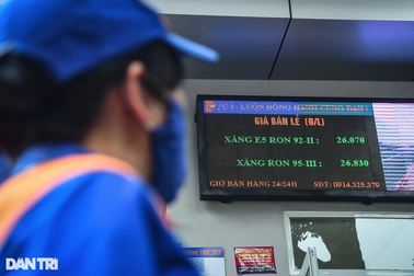 Giá xăng dầu hôm nay 21/03: RON95 tăng lên 30.690 đồng/lít sau kỳ điều chỉnh — Brent bùng nổ 106,77 USD thúc đẩy giá leo cao