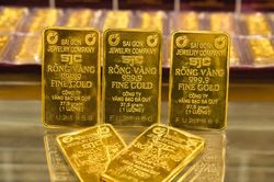 Giá vàng sáng 10/08: SJC giữ nguyên 141 triệu mở đầu tuần — BTMC nhẫn dẫn đầu 142,3 triệu, chênh lệch nội ngoại co hẹp còn 1,2 triệu